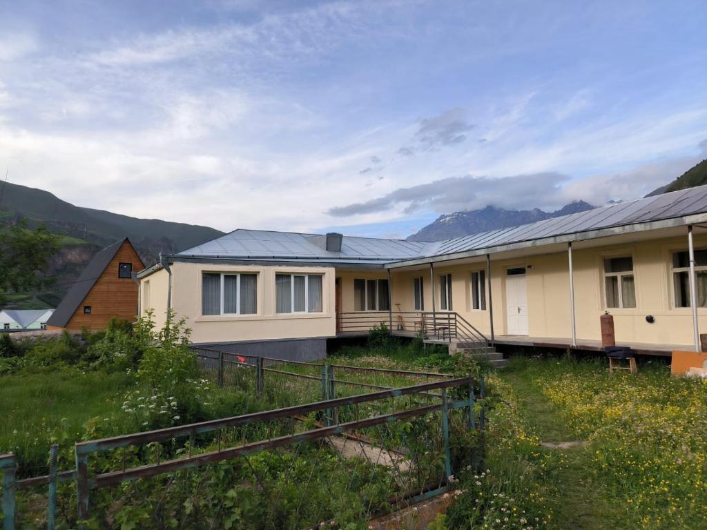 Kamara Apartment, Stepancminda