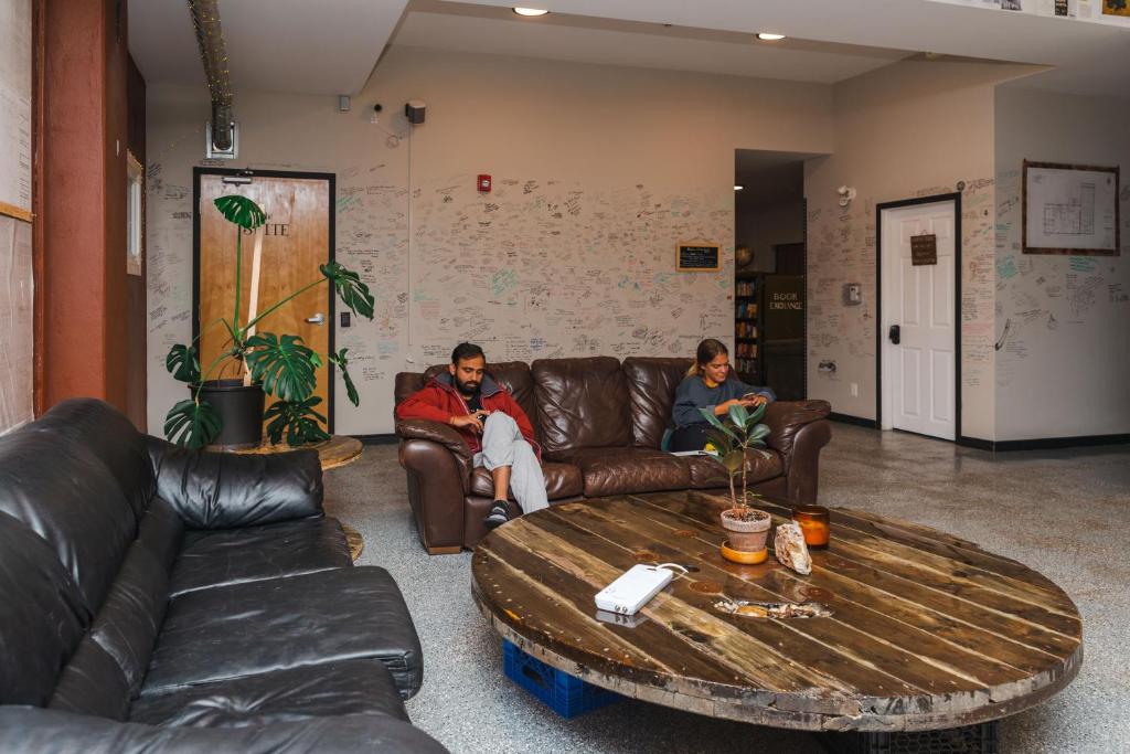 Shared lounge/TV area