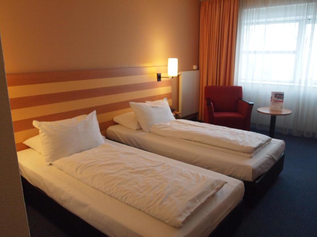 IntercityHotel Frankfurt Airport photo