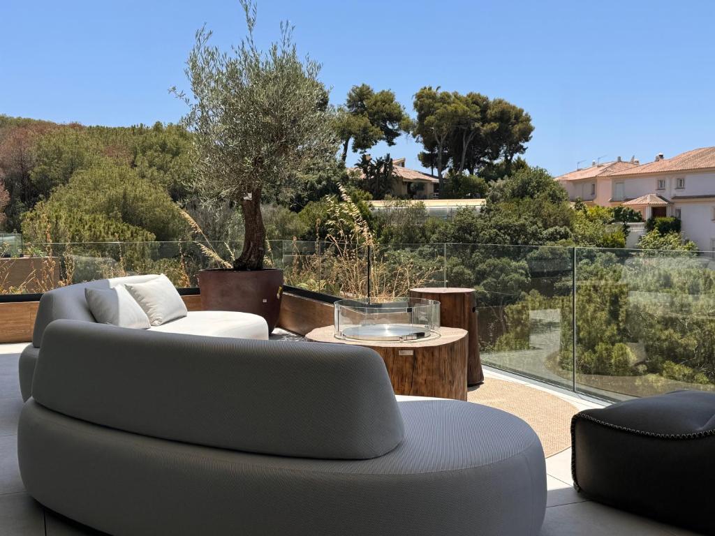 Villa Vida - Luxury Panorama Seaview Penthouse in Organic-Boho Design with Pool, Gym, Spa - 5