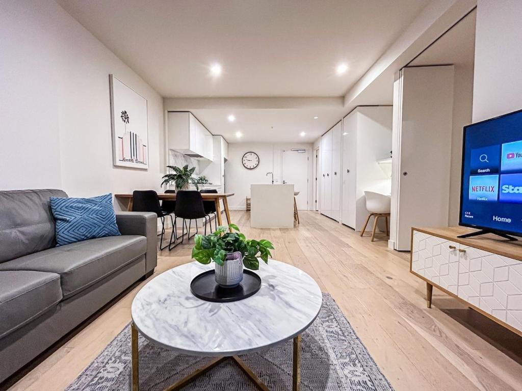 Close To Mel Uni 2br2ba Parking Balconywifi, Melbourne