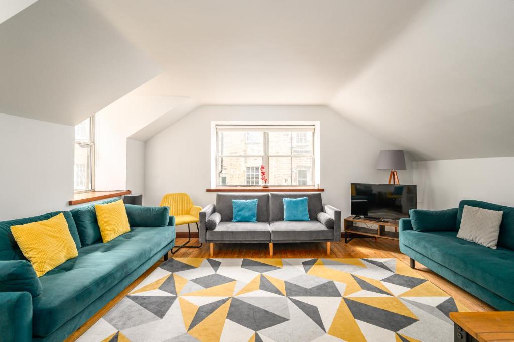 Bright - Central - Sleeps 10, Edinburgh