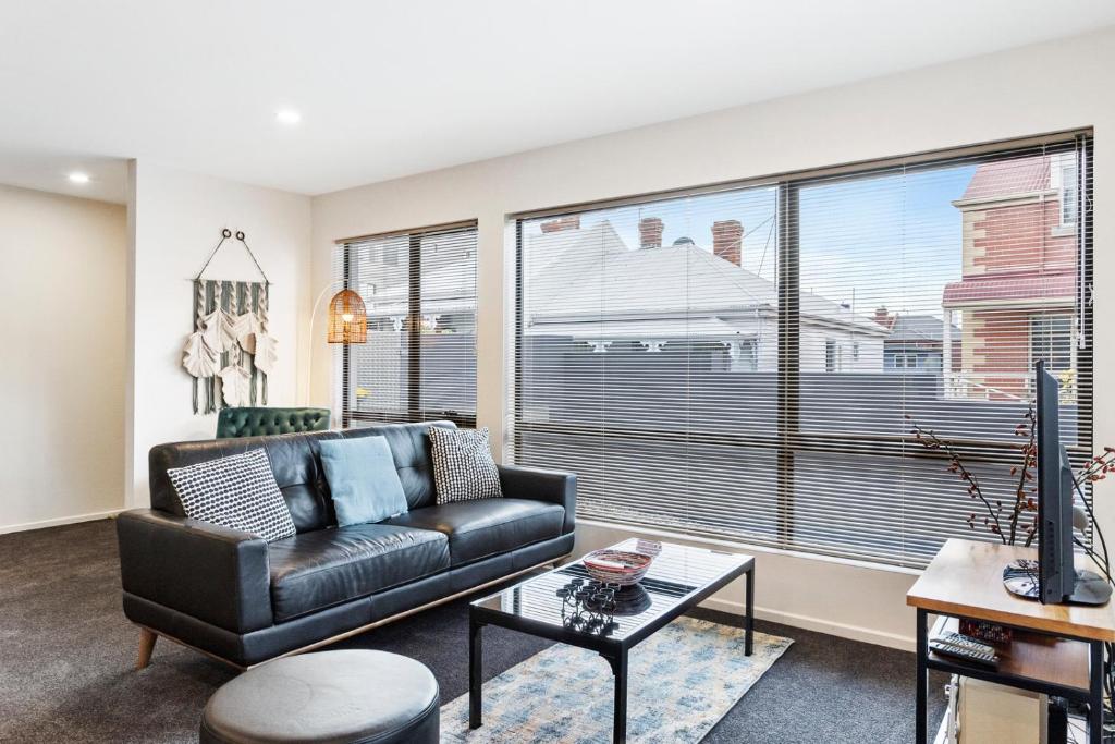 Four on Flinders - one bedroom apartment, Sandy Bay