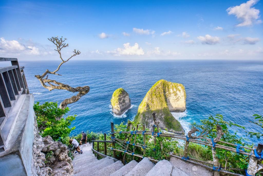 Kelingking Beach Villas