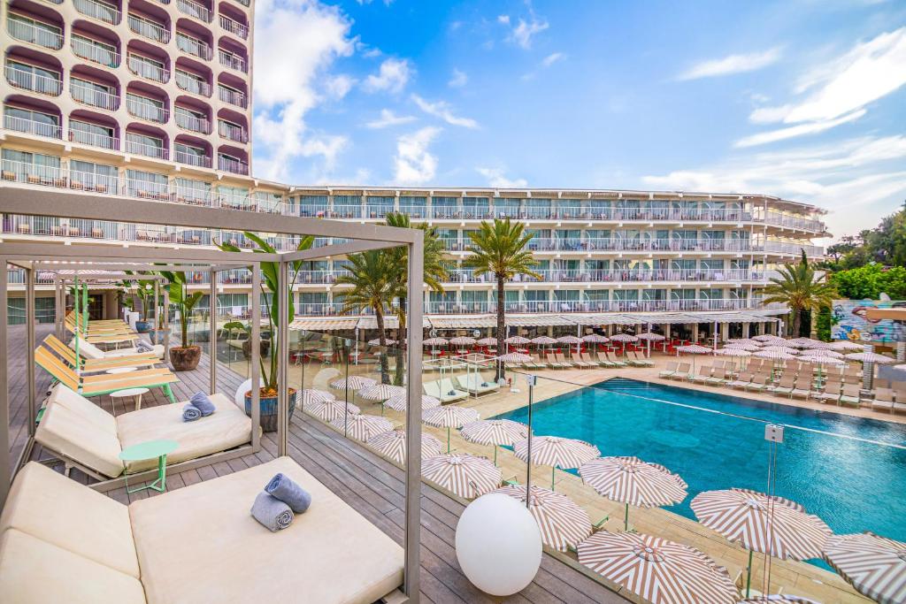 スイミングプール