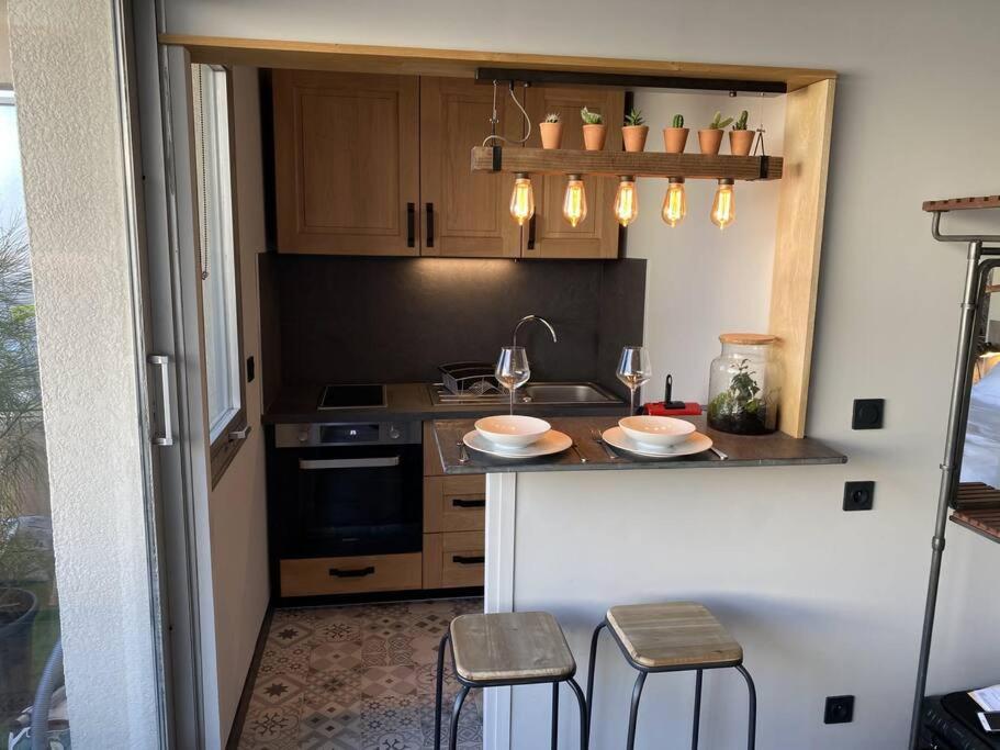 Studio lumineux avec balcon proche Tête d'Or - 2