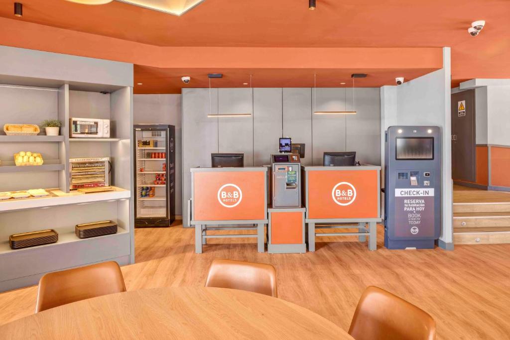 フロント・ロビー