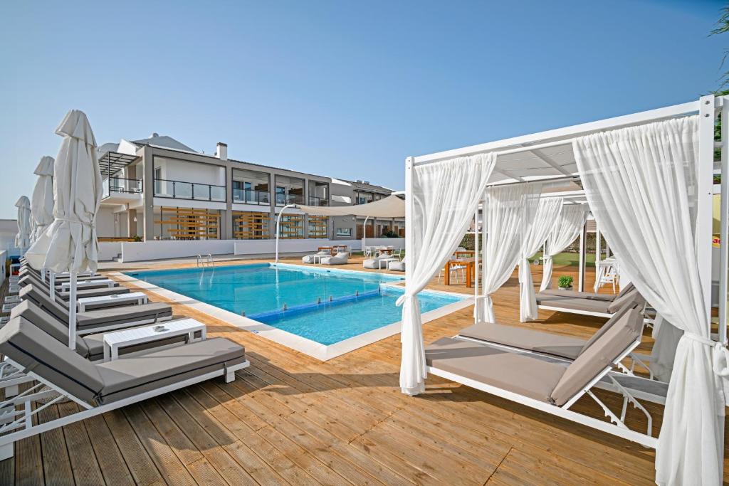 Swimming pool, SESA Boutique Hotel & Restaurant in Kanali (Zaloggo)