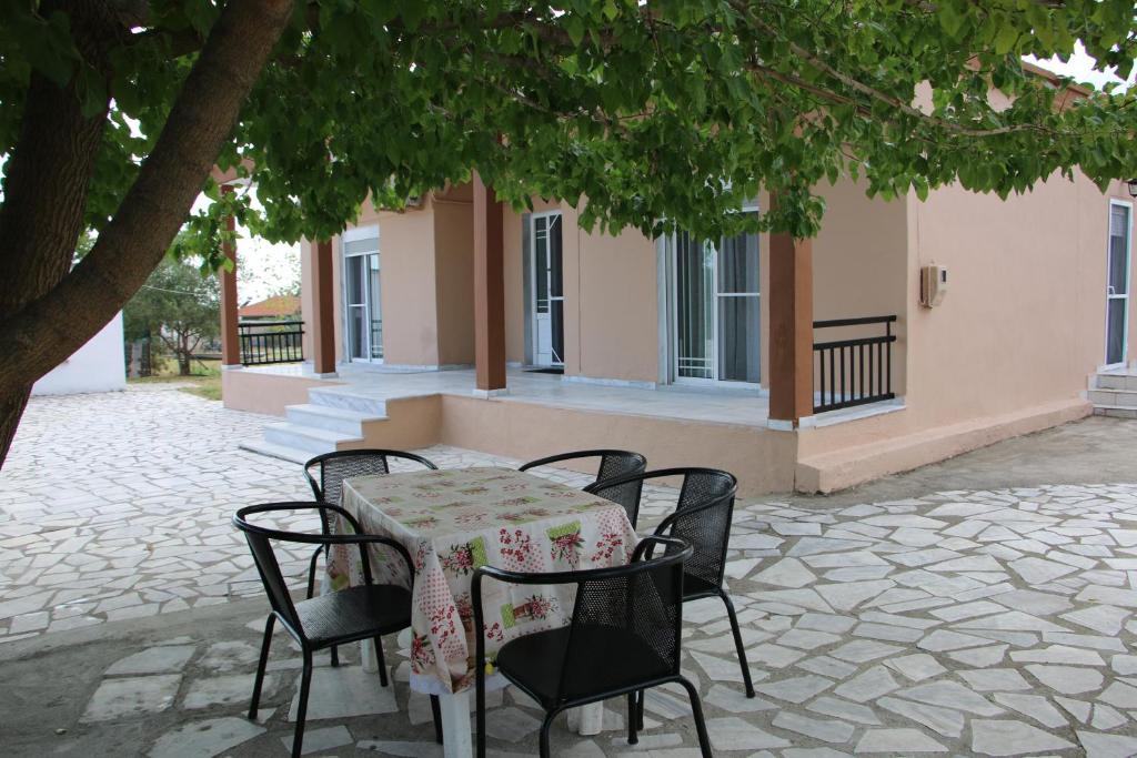 Chris Apartment, Mélissa