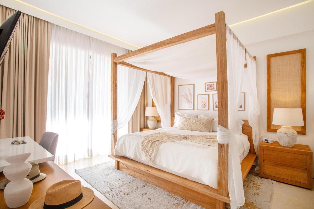 Luxury 1BR + Flex + Heated Rooftop Pool in Soho PV - 4