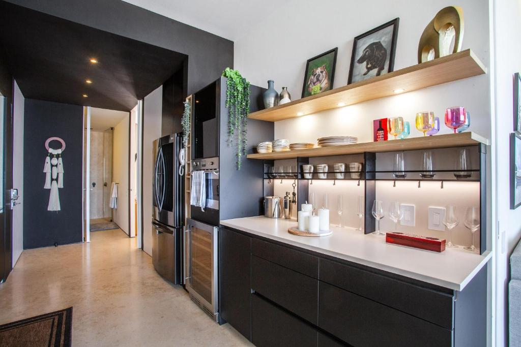 Luxury 1BR + Flex + Heated Rooftop Pool in Soho PV - 5