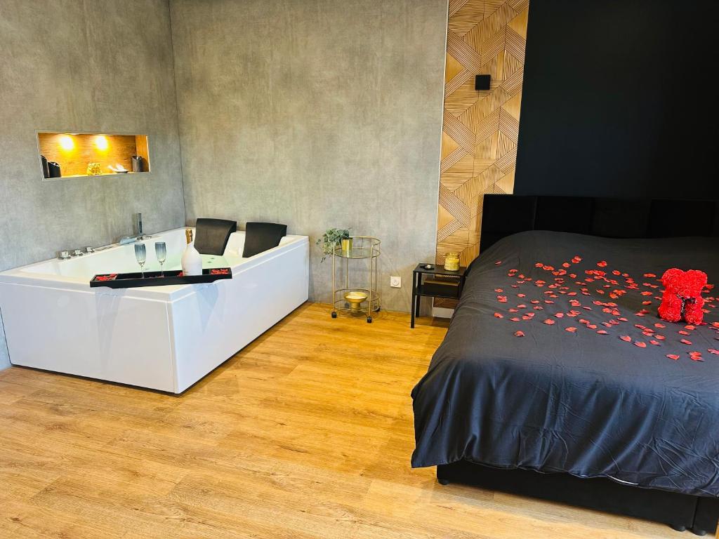 Le Temple - Love Room au coeur des remparts - 2