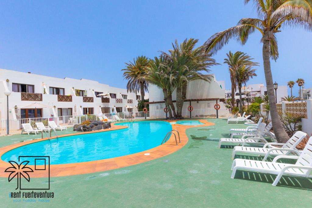 21 Ineika Corralejo iRent Fuerteventura - 1