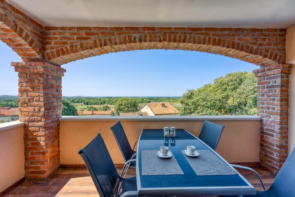 Apartment M- Panoramic View, Mugeba