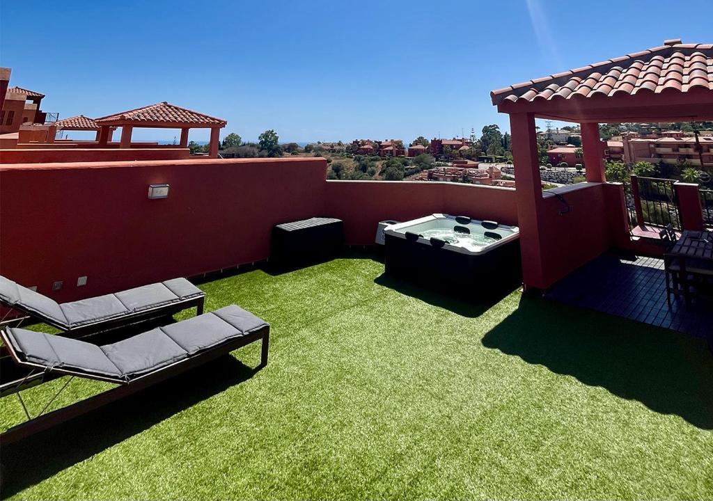 Penthouse Paradise Marbella - Jacuzzi & Sea views! - 4