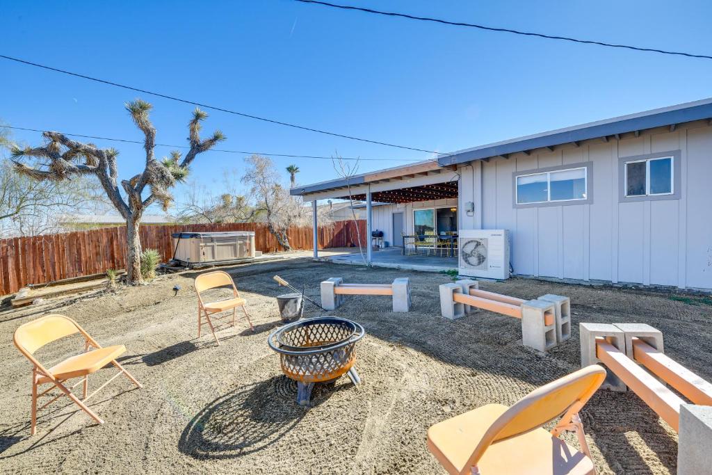 Joshua Tree Vacation Home with Private Hot Tub!, Joshua Tree