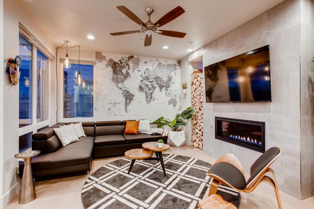 Old Town Swank - Brand New To Brewery District!, Fort Collins