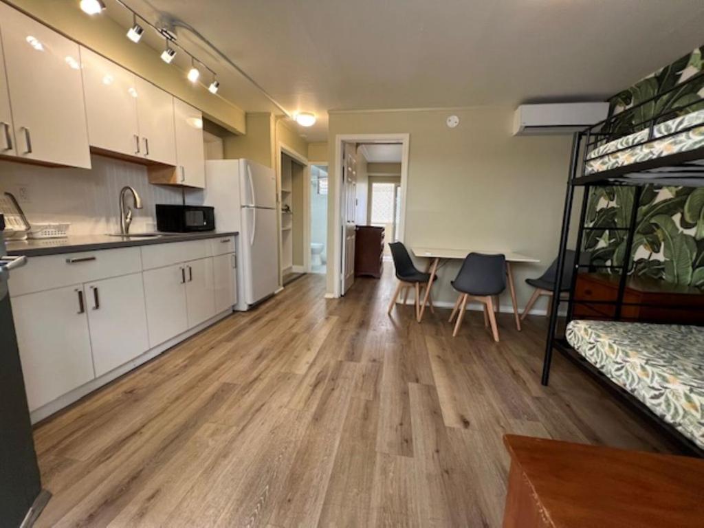 와이키키 비치사이드 호스텔 내부