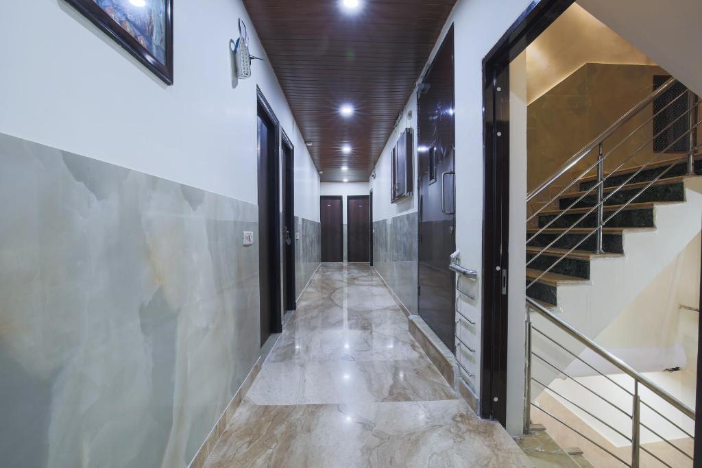 フロント・ロビー