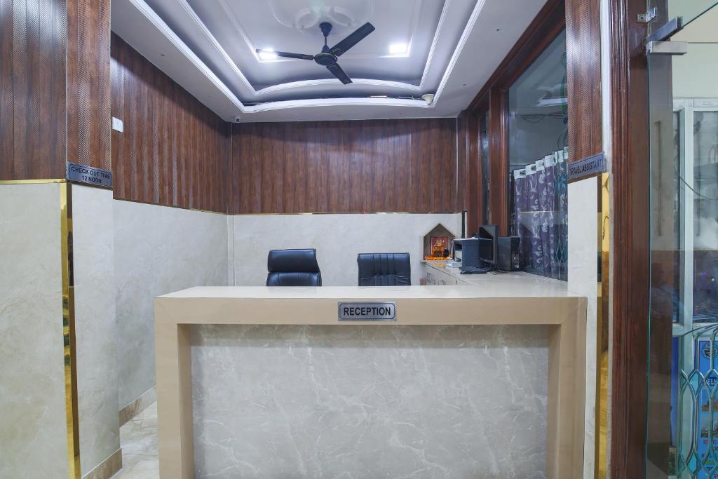 フロント・ロビー