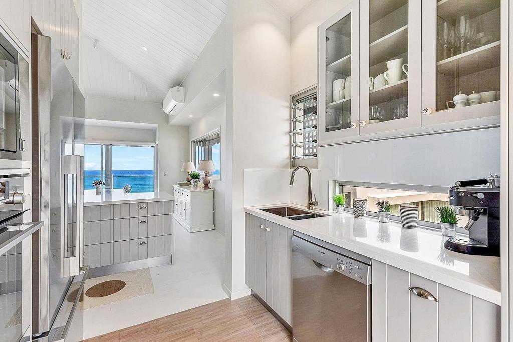 Enterprise St Prestigious Home with Breathtaking Views, Sunshine Beach