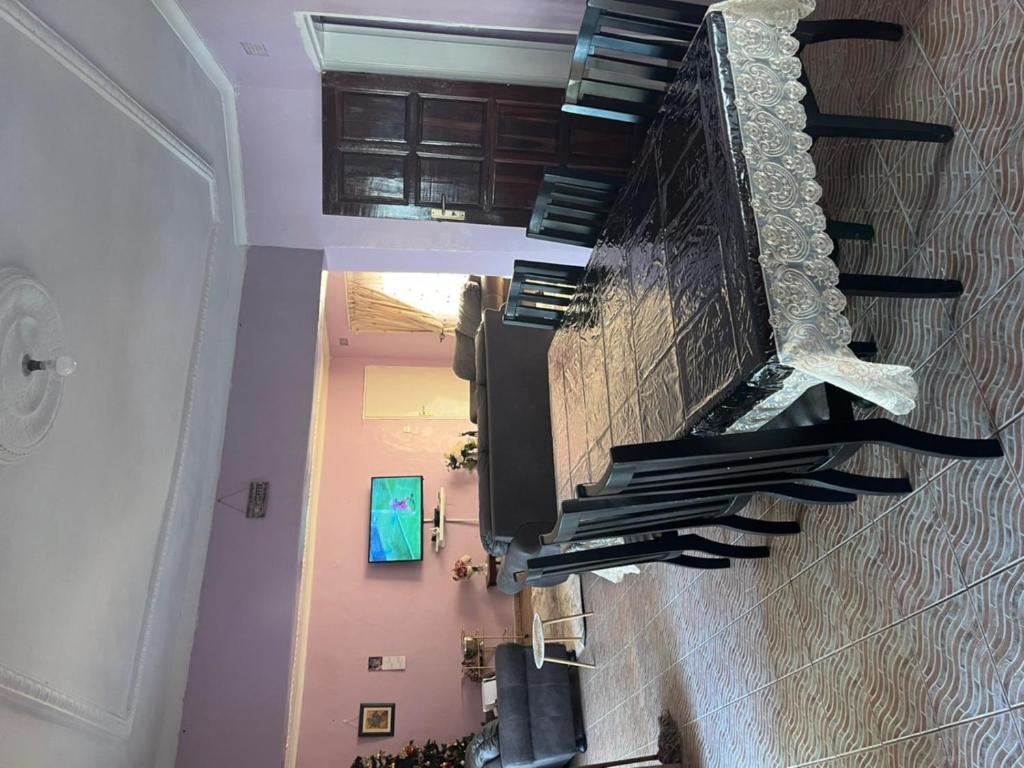 4 Bed Gated House-Sleeps 8-Private Parking, Harare