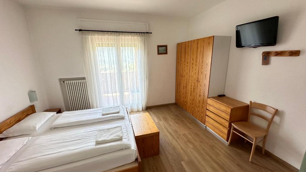 Hotel Regina Delle Dolomiti - 4