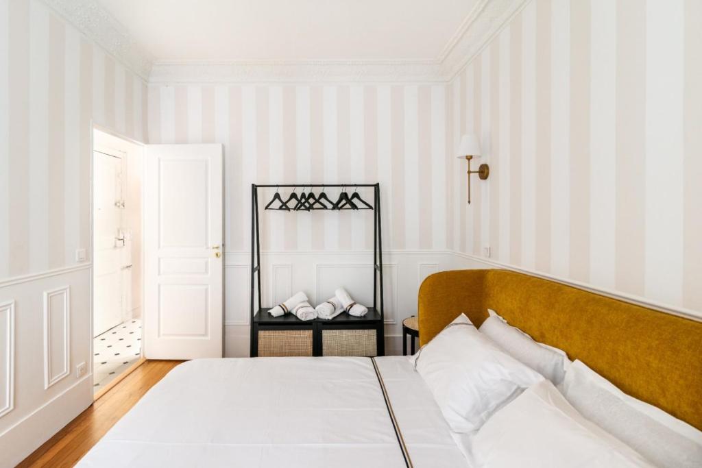 Charming Parisian Flat near Eiffel Tower - 4