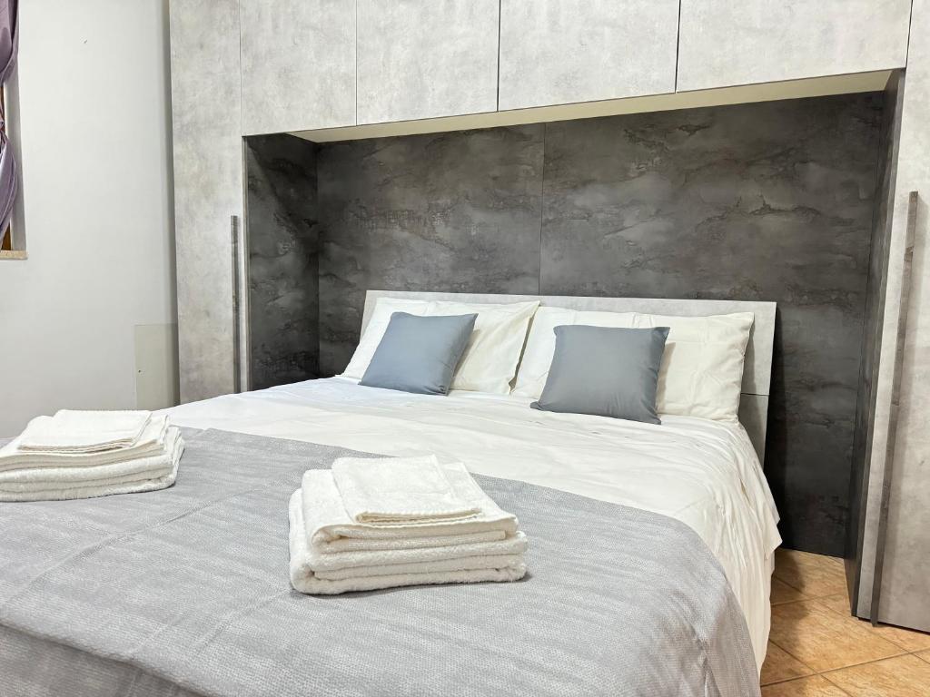 Airport 5 - Free Wifi - Parking - AC, Fiumicino