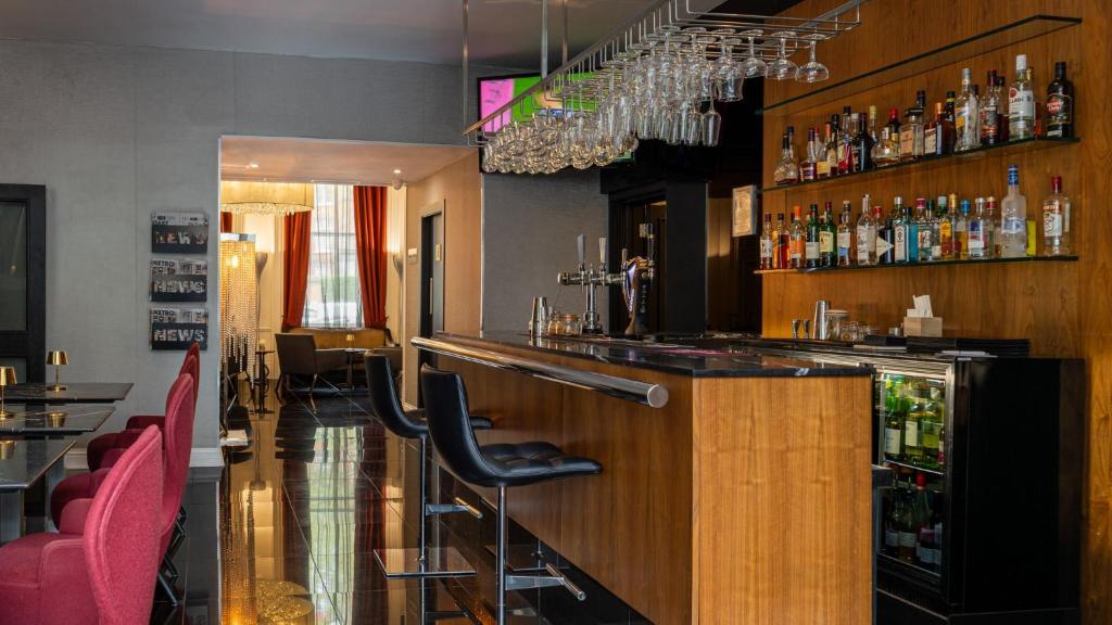 London The Queen’s Gate Hotel Additional