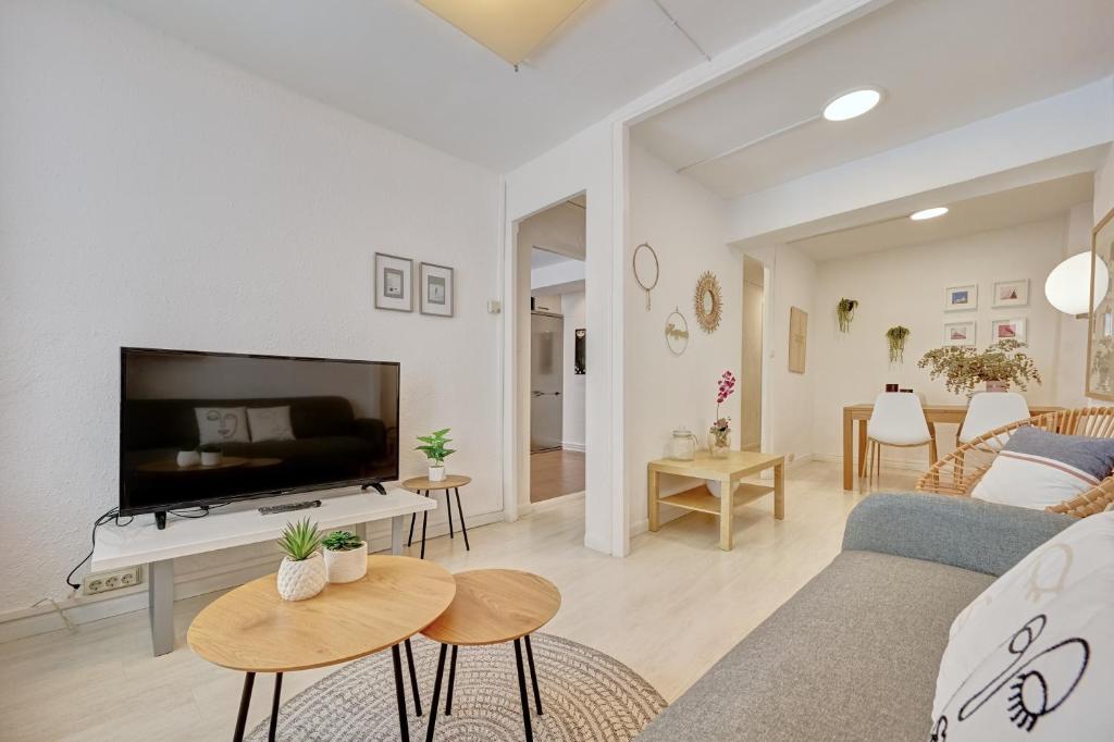 Patio de Calderería by Clabao, Pamplona