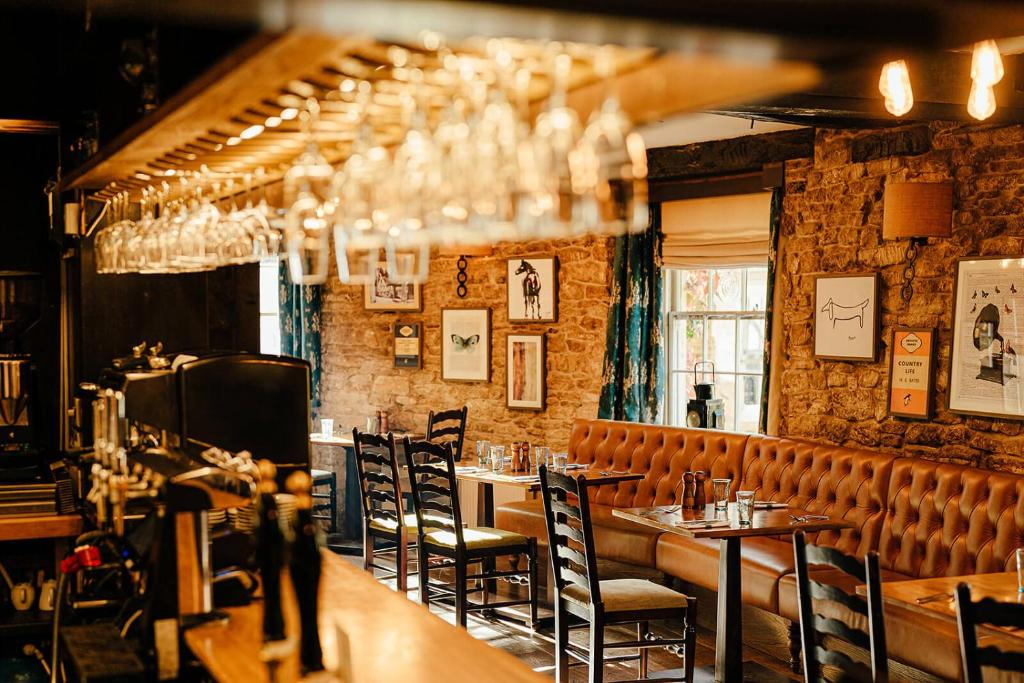 더 캐슬 인 (The Castle Inn)