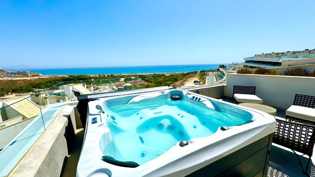 22 Aura-Piscina 3 Vistas al mar - 1