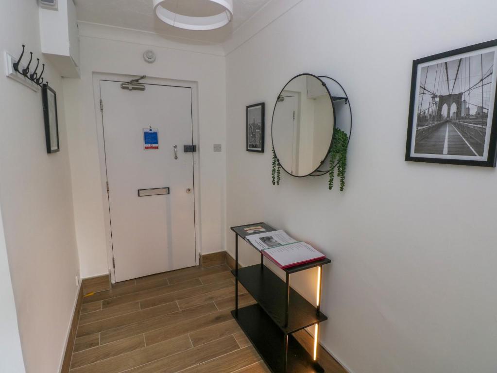 34 Croft Court, Tenby