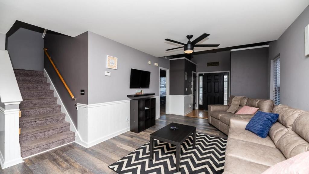 Charming, Spacious, Ideal 4 Groups Near Charleston, Charleston