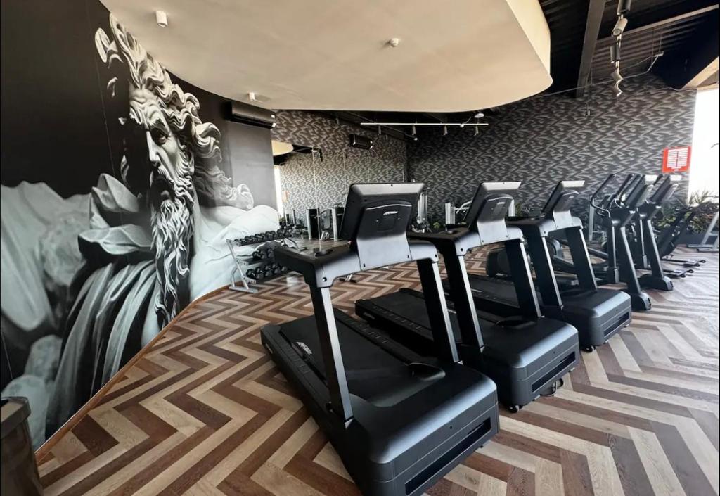 Home 007 - 2
