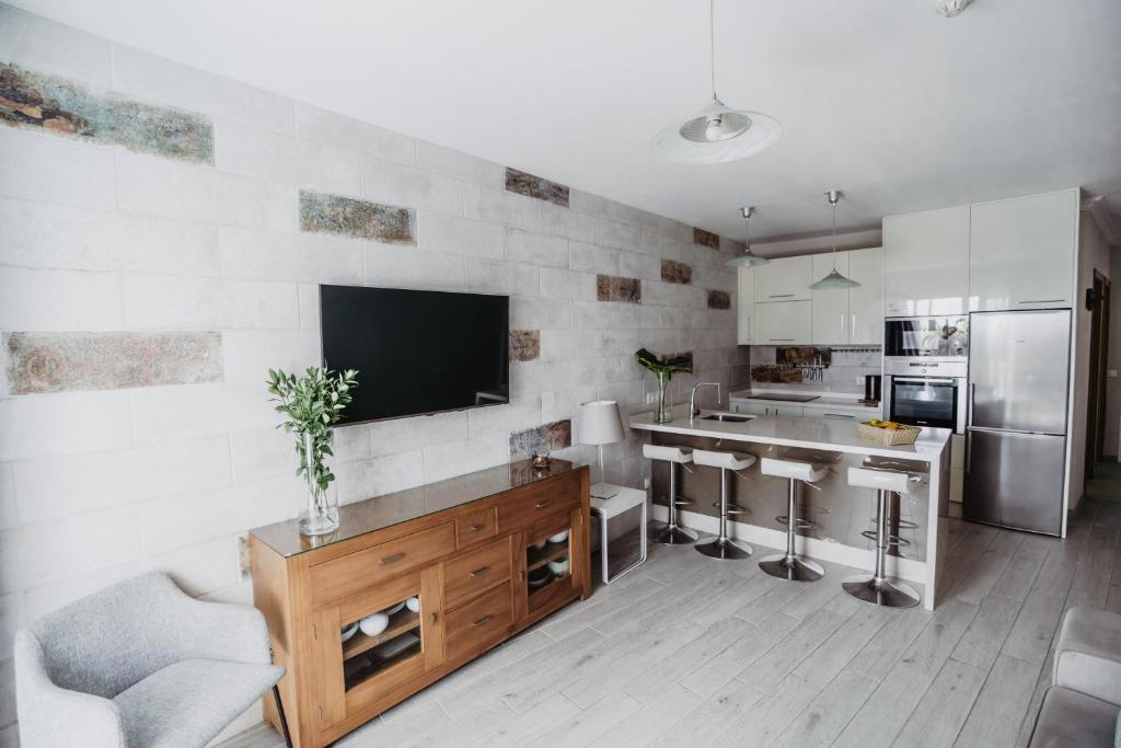 Lagos de Fañabé Beach Resort — Hotel rooms in Costa Adeje, Canary Islands