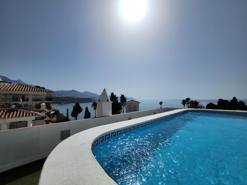 Carabeo 99 - Sleeps 4 - 5