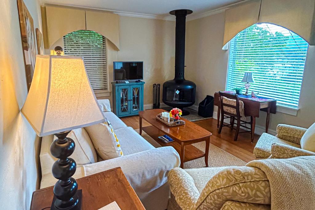 Stone Cottage 1973, Lake Junaluska