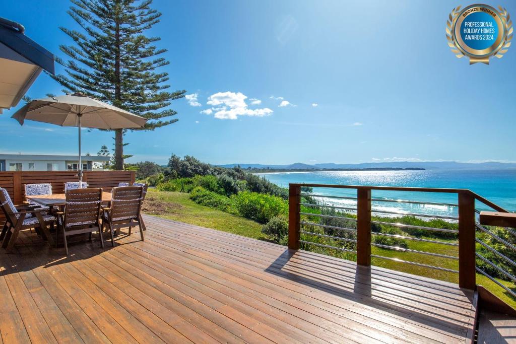 Eclipse Absolute Beachfront with Stunning Views, Culburra Beach