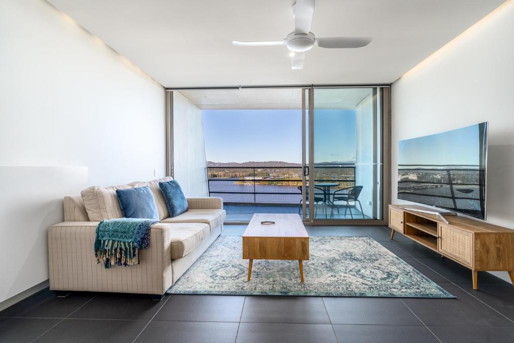 Homey 1BR Apt with Dedicated Workspace - Hosted by Canstay, Canberra