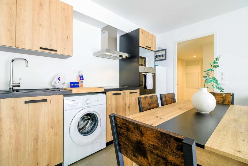 SELECT'soHOME - Appartement pour 5 personnes idéalement situé à proximité de la plage et des commerces de La Favière ! - ILOA-B04 - 3