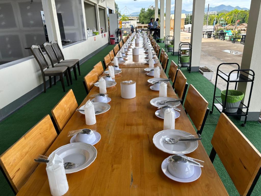 3. 찬야 가든 풀빌..