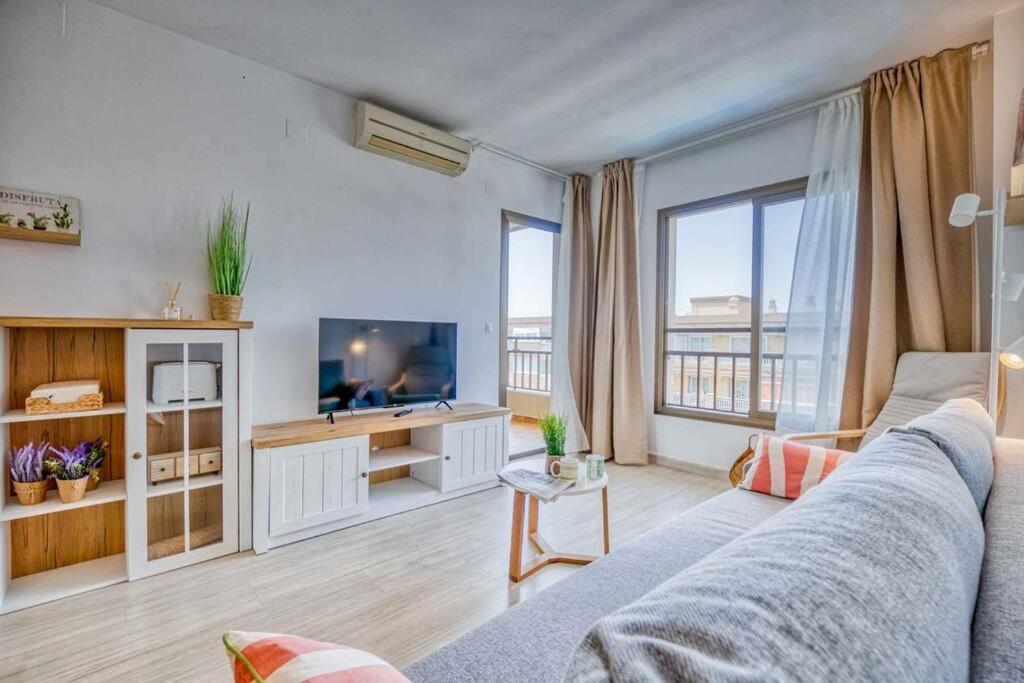 118 - Modern Beachfront Apartment - 4
