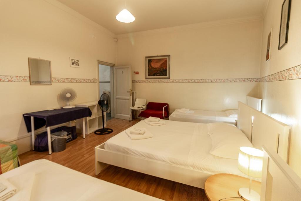 Economy Quadruple Room with Shared Bathroom