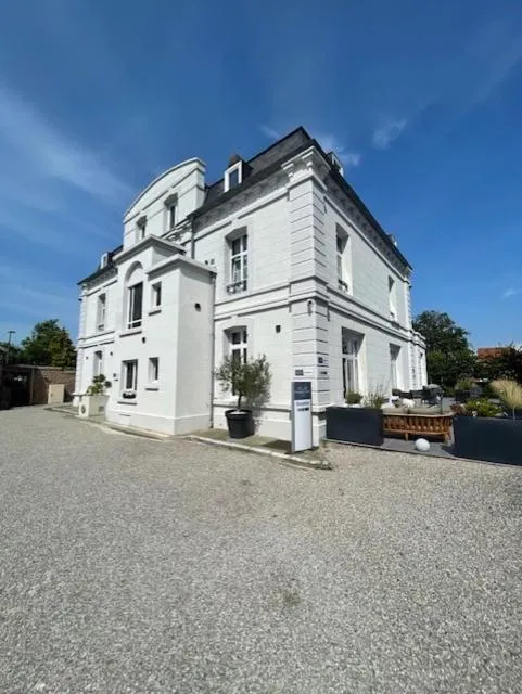 Hôtel Échappée en Baie - Parking privé gratuit dont forfaits bornes électriques réservable，位于索姆河畔的圣瓦列里的酒店