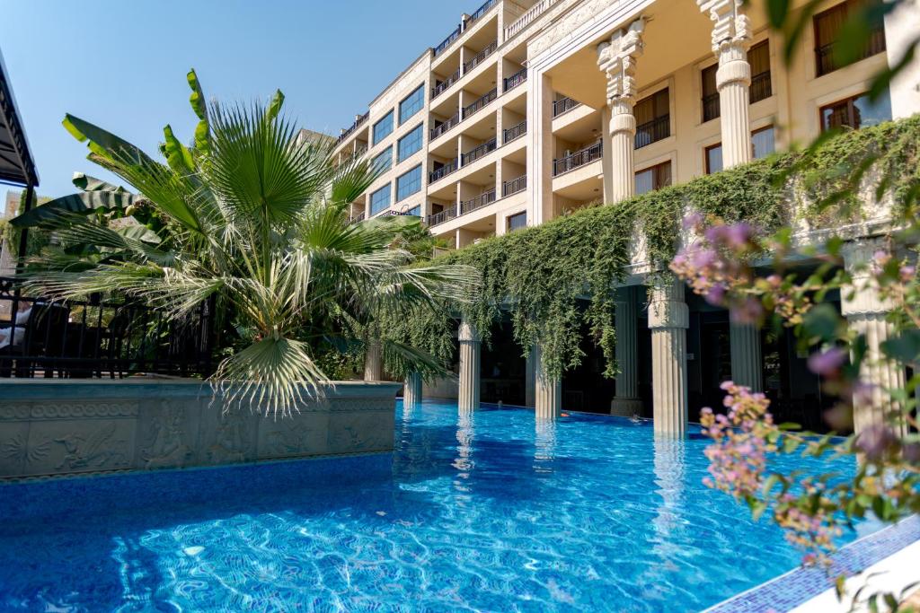 Argisht Partez Hotel ALL INCLUSIVE and beach with free sunbeds on the pool & beach bar Rebls, Zlaté písky