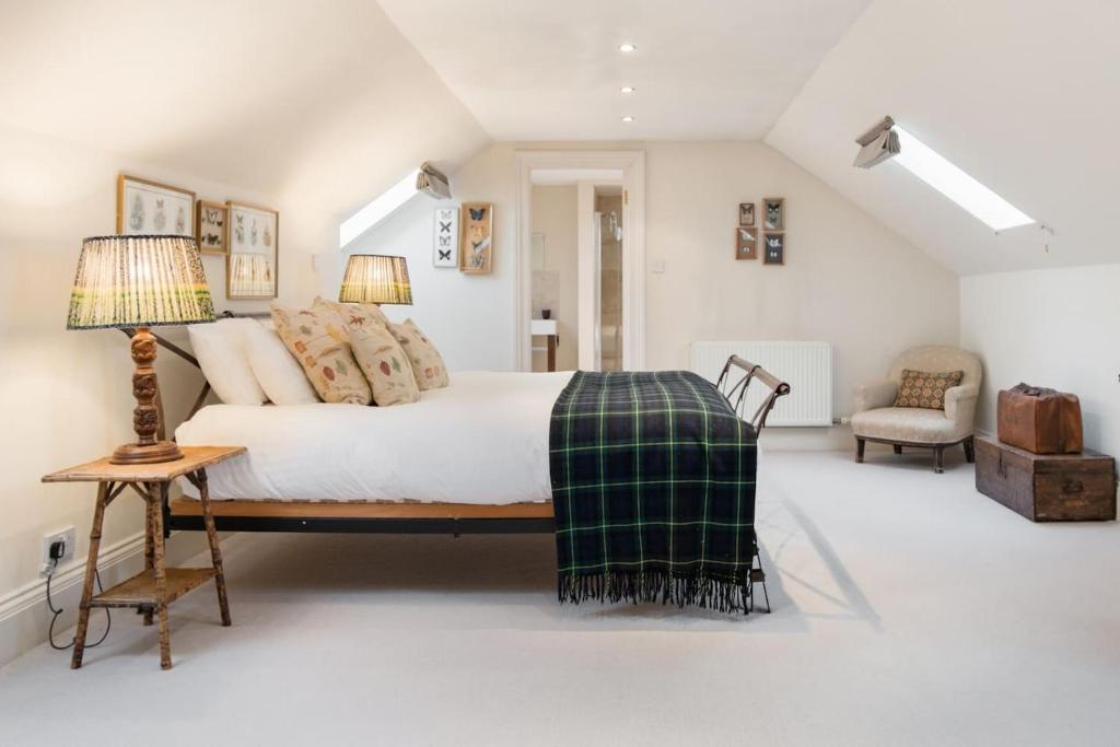 Super Central - Georgian Double Upper Flat with Castle Views in New Town, Edinburgh