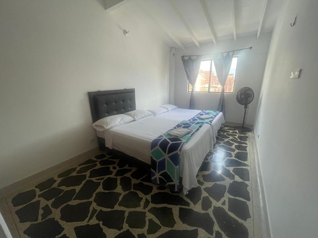 Apartamento amplio en laureles, excelente ubicación, 3 alcobas 403 - 3