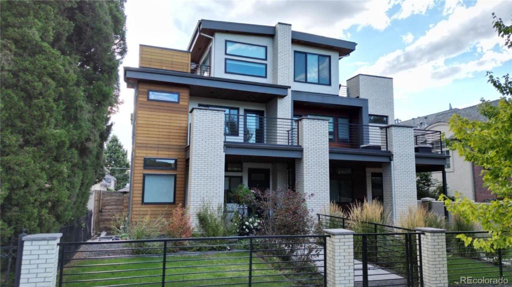 Luxurious, Modern Townhome 5 minute Walk from Cherry Creek North, Denver